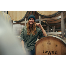 Juliane Eller presented by Boss, Grauburgunder